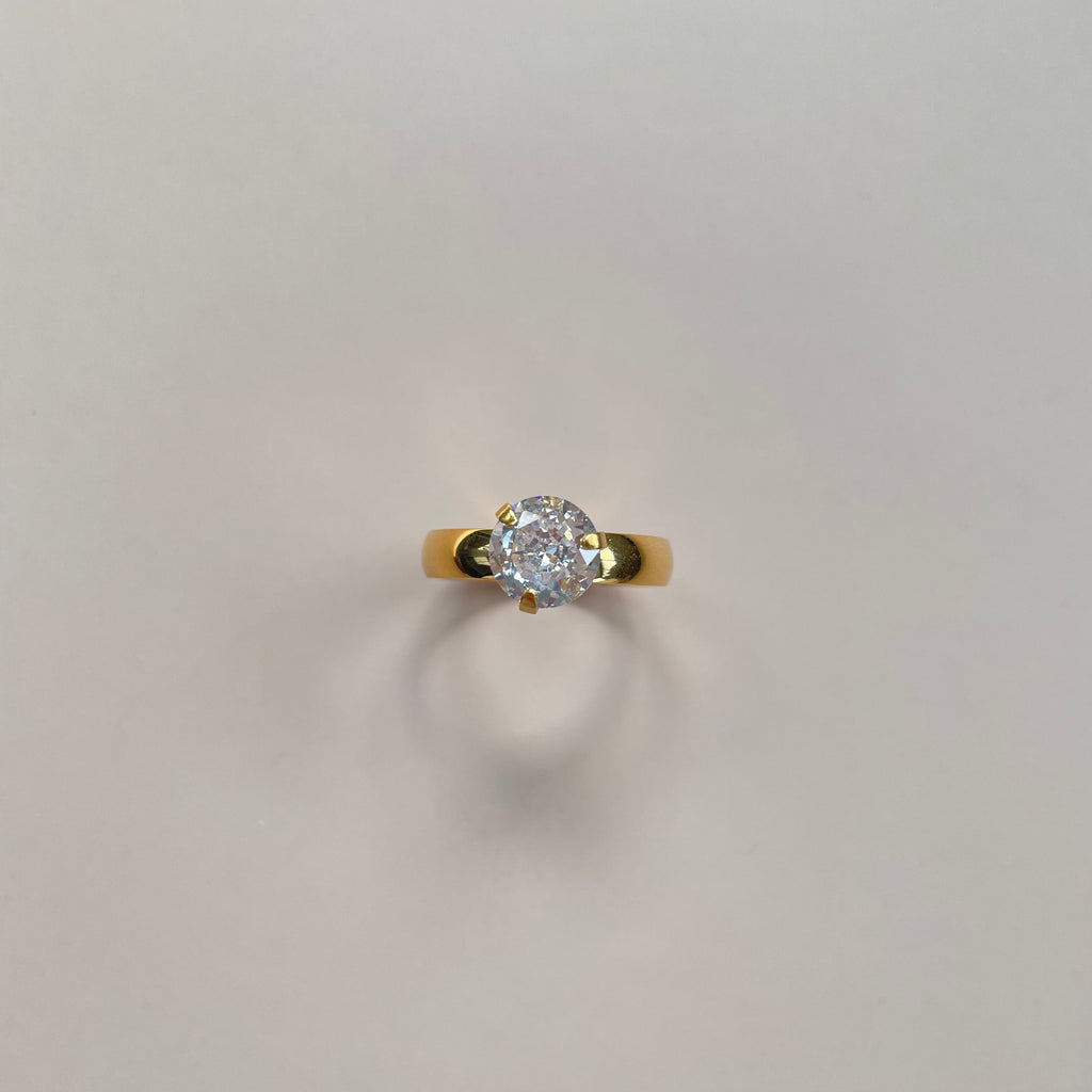 Elara Form Round Ring