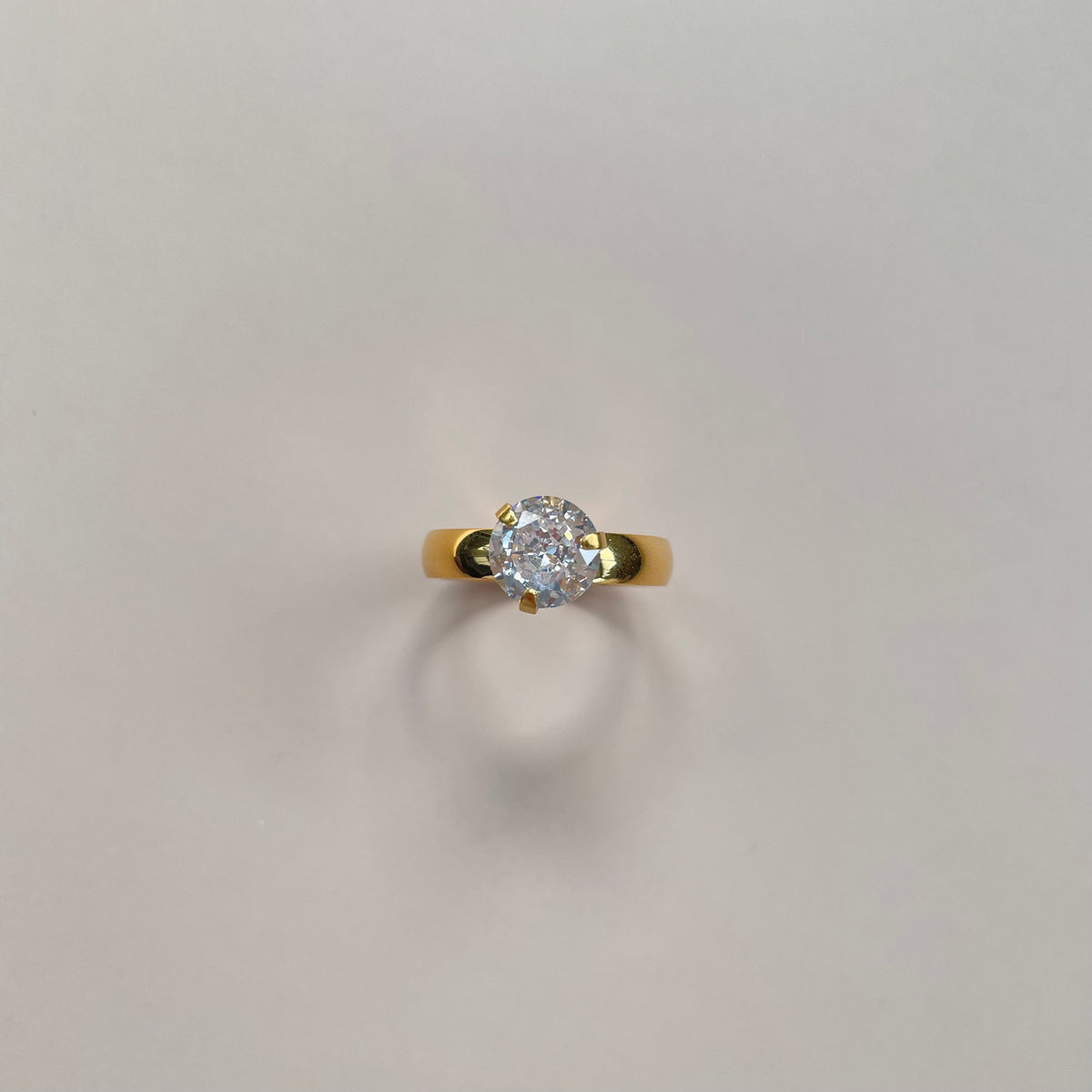 Elara Form Round Ring