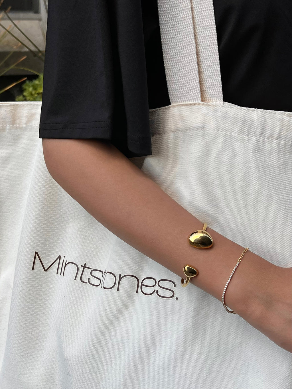 Cove Bangle - Gold