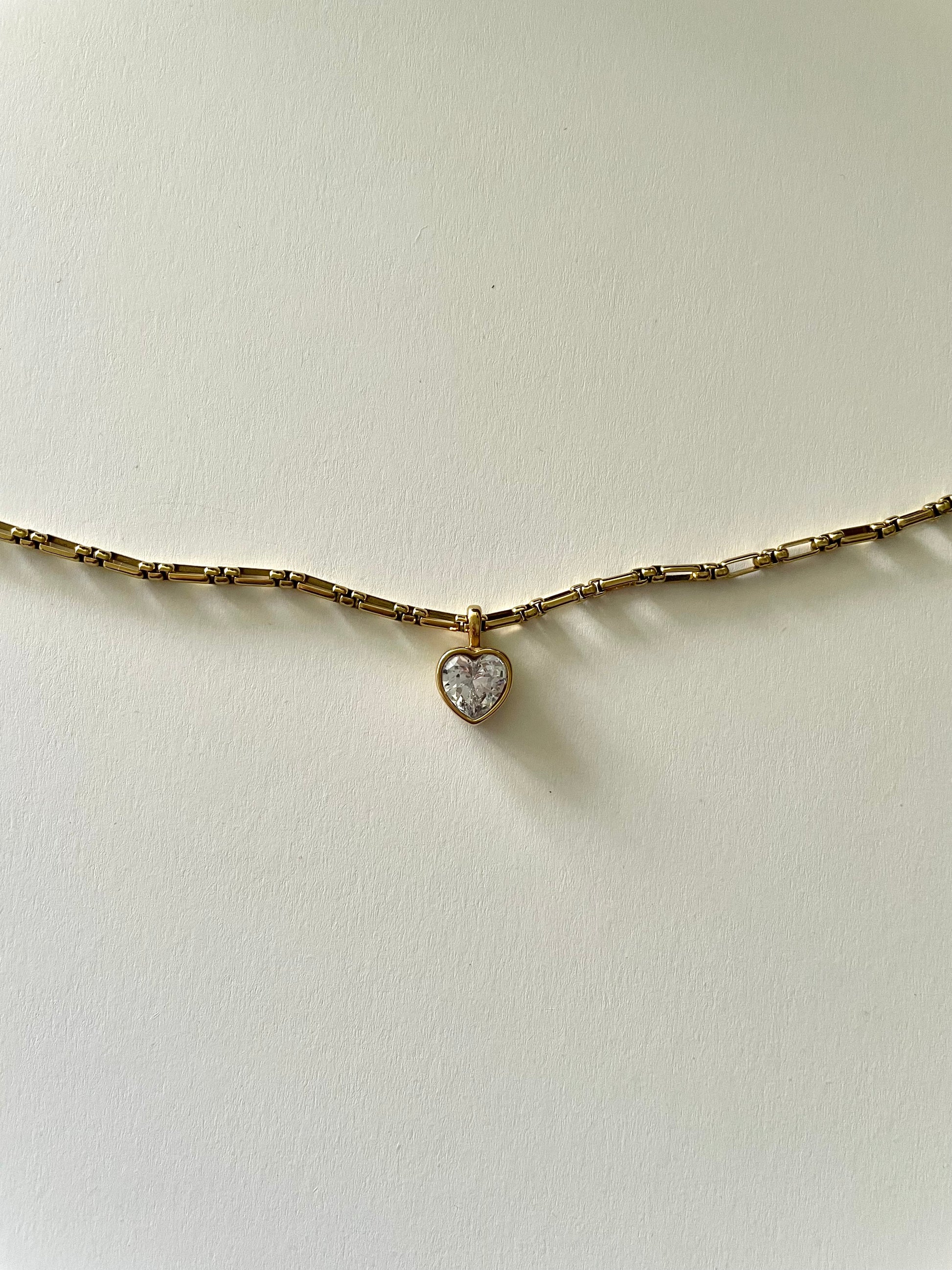 Amora Pendant