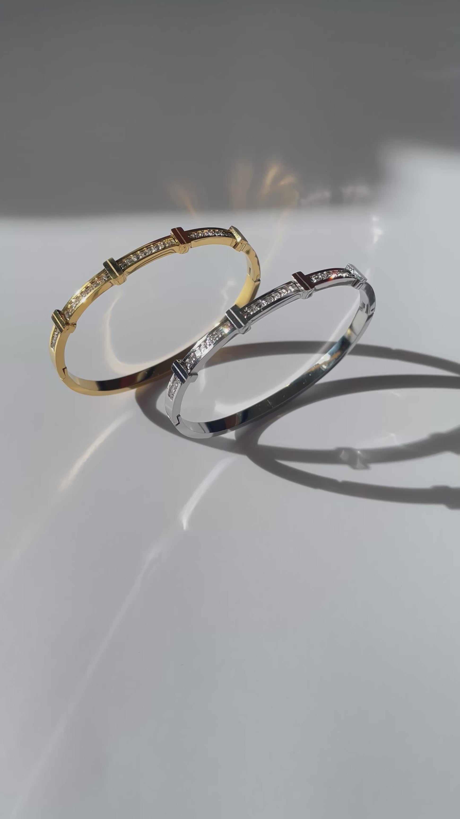Celestia Bangle - Gold